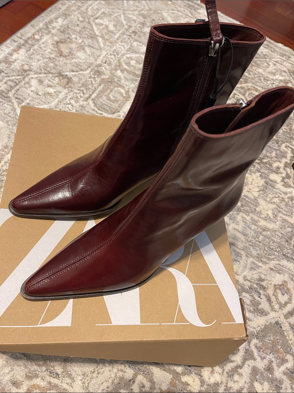 *FINAL SALE!!* Zara LEATHER Kitten Heel Ankle Boots